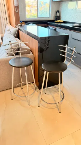 Kit com 2 Banquetas Altas para Cozinha - Cromado e Preto - Estilo Industrial