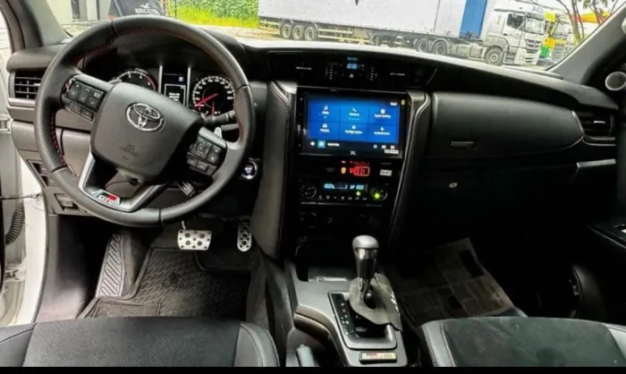 Toyota Hilux SW4 GRS 2.8 TB 4X4 Diesel Aut. 2024