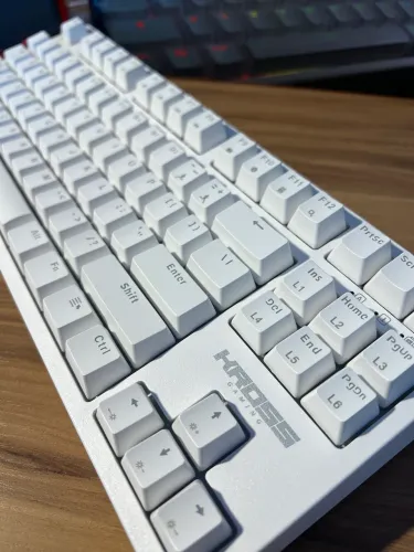 Teclado Gamer Mecânico Kross Gaming Strafing Branco RGB
