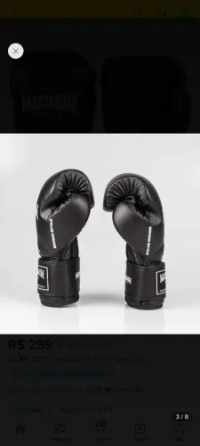 Luva de Boxe e Muay Thai Maximum Classic preta com fechamento em velcro e logo bordo