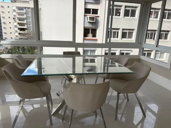 Mesa de jantar com 6 cadeiras