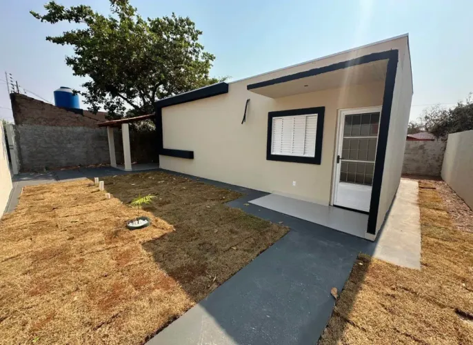 CASA NOVA 2 QUARTOS, REGIÃO CANELAS E PAIAGUAS, VÁRZEA GRANDE, C/ QUINTAL, AMPLA, S/ NADA