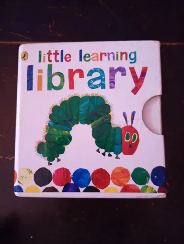 Library Little Learning / Pequena Biblioteca de Aprendizado