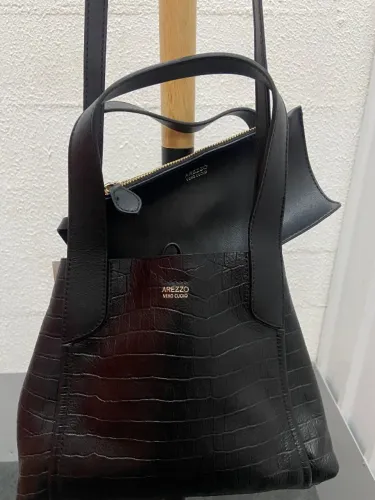 LINDA BOLSA EM COURO DA AREZZO NOVA COM ETIQUETA