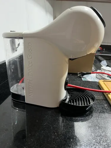 Máquina de café / achocolatado DOLCE GUSTO