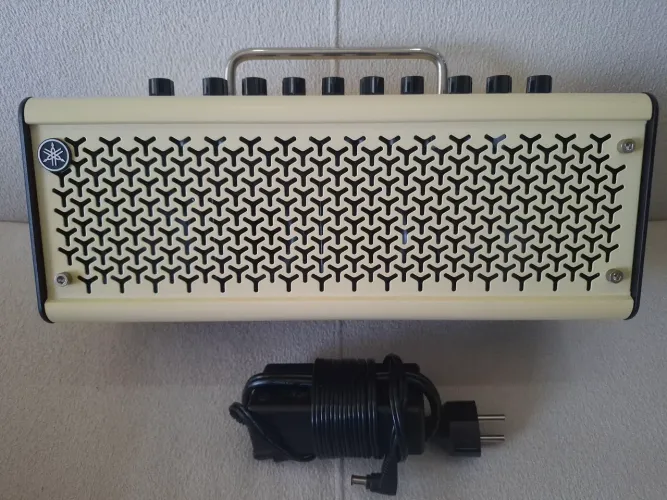 Amp desktop Yamaha THR-10 II