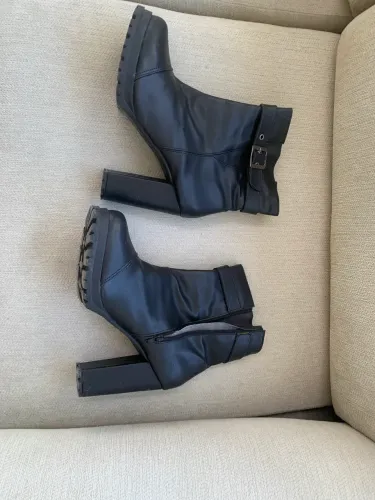 Bota preta feminina 