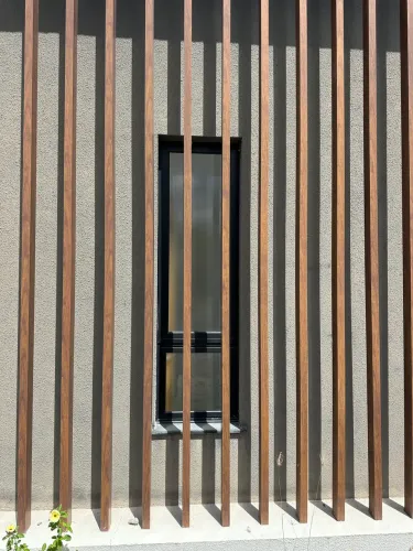 Janela Vertical / Esquadria de Alumínio 