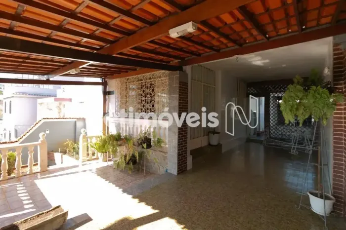 Casa Ampla de 197m²; à Venda no Bairro Renascença R$ 850.000