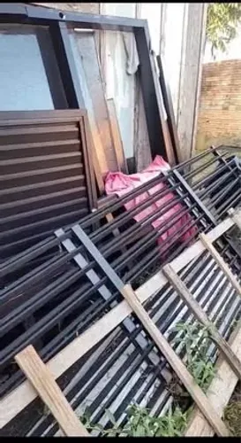 Vendo pergolado de alumínio com teto policarbonato e cerca de alumínio