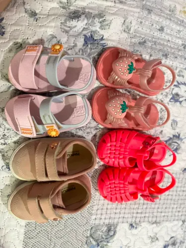 Sapato de menina tamanho 17/18