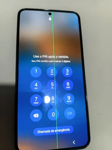 Samsung Galaxy S23 128GB - Linha verde na tela