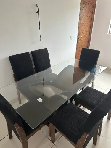 Mesa em MDF para 6 cadeiras