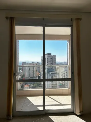 Porta de vidro para Sacada 2 portas + Persiana