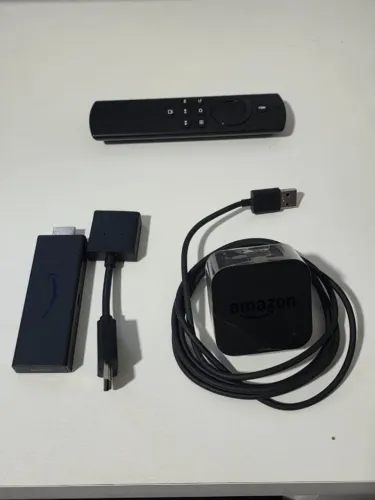 Fire TV Stick Lite com Controle Remoto Lite por Voz com Alexa