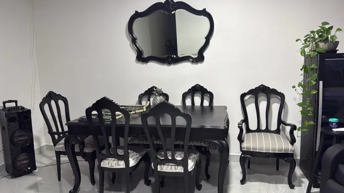 Sala de Jantar estilo chipamdelle , mesa elástica 8 lugares 