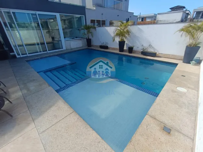 EXCEPCIONAL CASA EM CONDOMÍNIO DE ALTO PADRÃO PARA VENDA OU LOCAÇÃO DEFINITIVA!