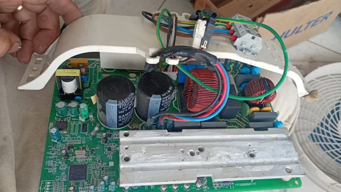 Placa eletrônica da condensadora Springer Midea 12000 BTUs