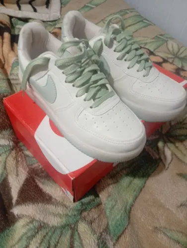 Tênis da Nike novo muito confortável 