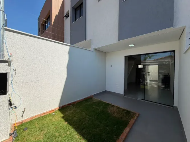 Casa Duplex com 2 quartos sendo 2 suítes 3 banheiros 1 vaga