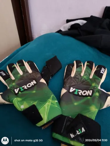 *Luva de Goleiro*
