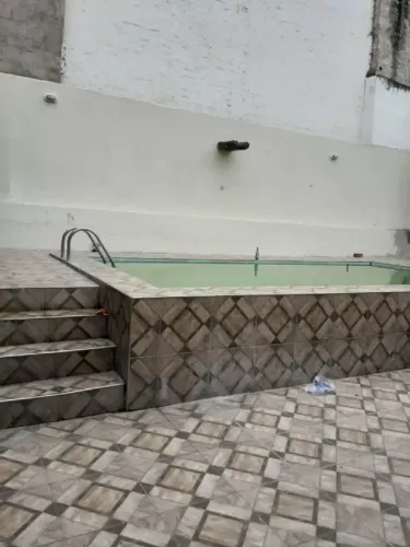 Casa com 4 Quarto(s) e 3 banheiro(s) para Alugar, 270 m² por R$ 2800 / Mês