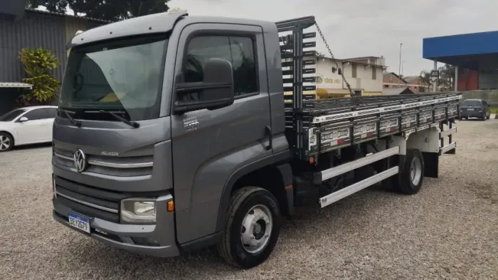 Caminhão VW Delivery 9.170 2021 | 127 mil km | Carroceria Madeira 5,30m