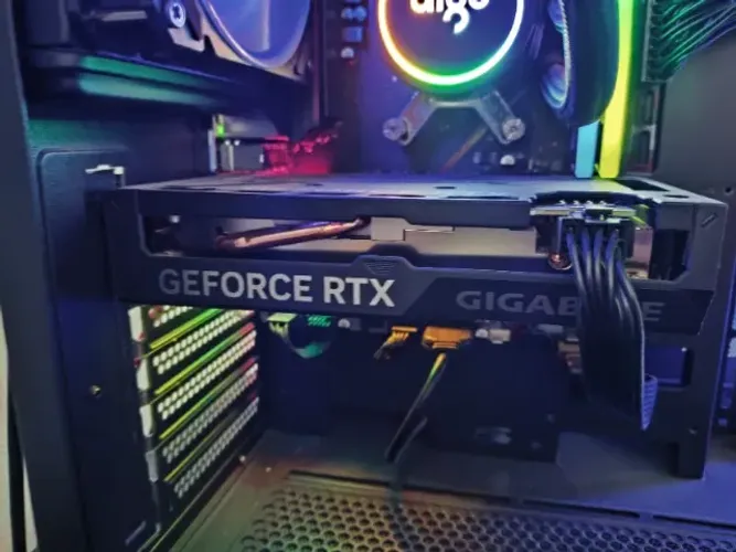 Placa de Video Gigabyte GeForce RTX 4060 Windforce OC, 8GB, GDDR6
