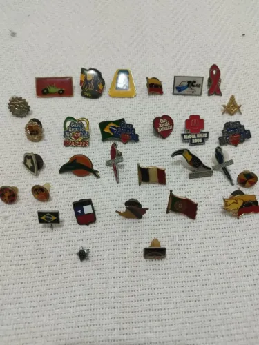 Broches variados