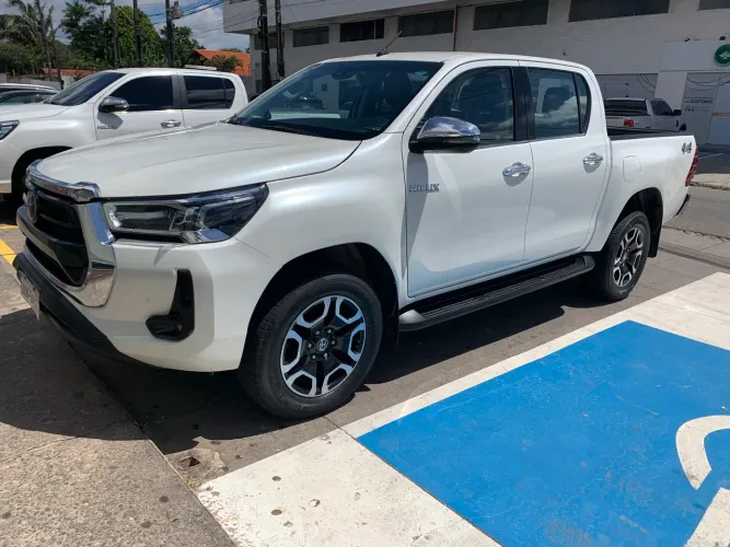 Toyota Hilux CD SRX 4X4 2.8 TDI 16V Diesel Aut. 2021