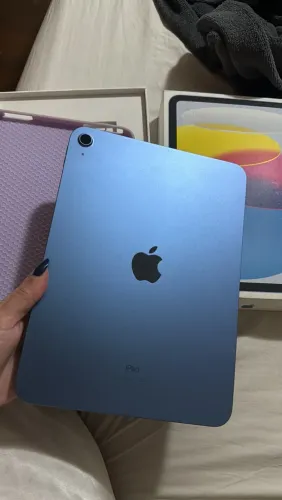 iPad geração 10 64GB usado 4 vezes, carregador e caixa original