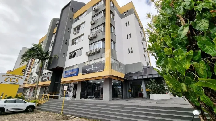 Duas salas comerciais juntas, excelente localização no Bairro Estreito - Florianópolis.