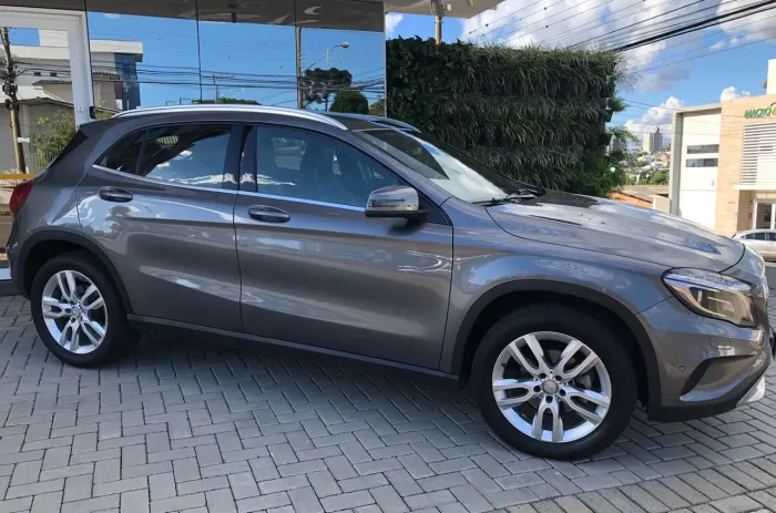 Mercedes-Benz GLA 200 Adv. 1.6/1.6 TB 16V Flex Aut. 2016