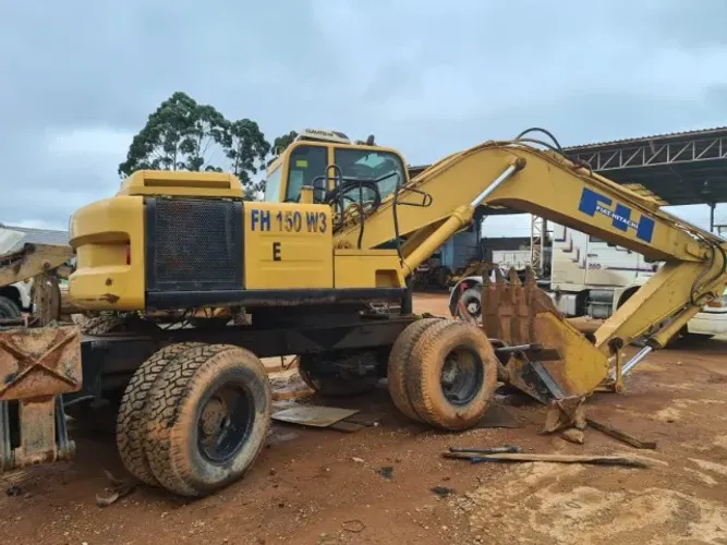 Escavadeira Fiat Hitachi 1999 FH150W3 de Pneus 