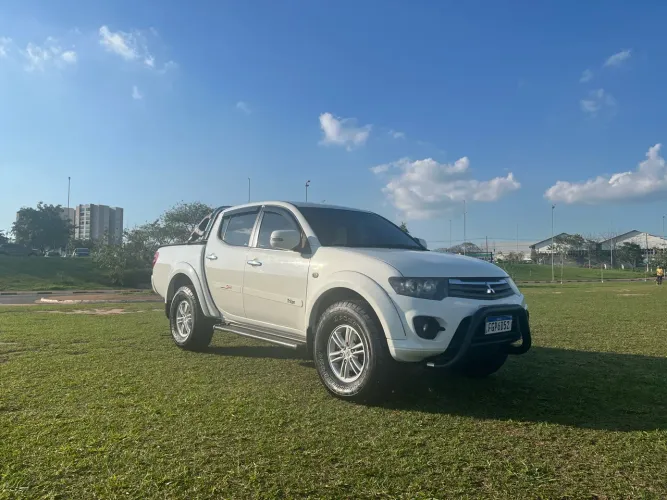 Mitsubishi L200 Triton HPE 3.2 CD TB Int.diesel AUT 2014