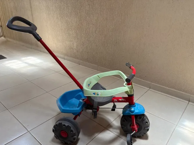 Triciclo infantil Bandeirantes 