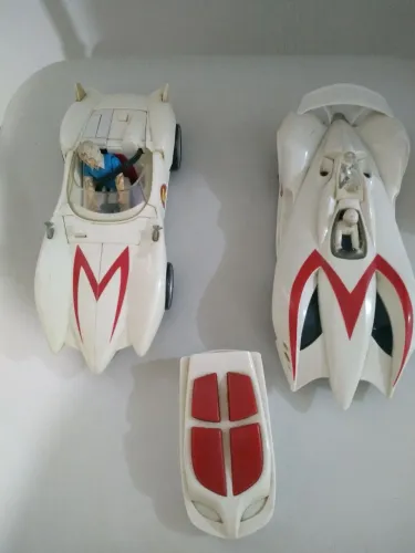Kit com dois carros Speed Racer