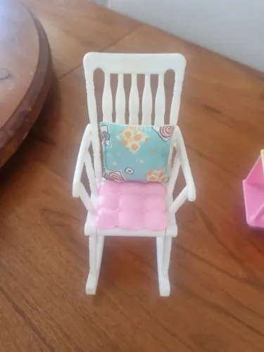 Cadeira de Balanço para boneca Kelly - Coleção Barbie Anos 2000