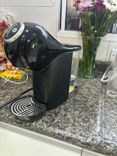 Cafeteira Dolce Gusto gênio s plus