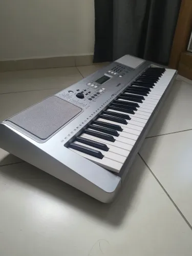 Teclado Arranjador Yamaha YPT370 (Com Defeito)