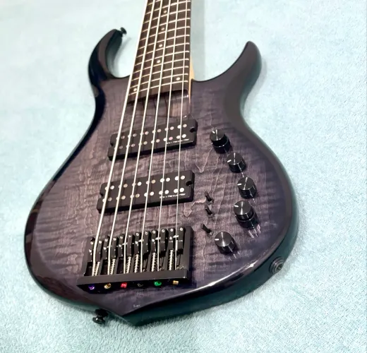 Sire Marcus Miller M7 6 Cordas NYamaha NFender NSadowsky NMusicman