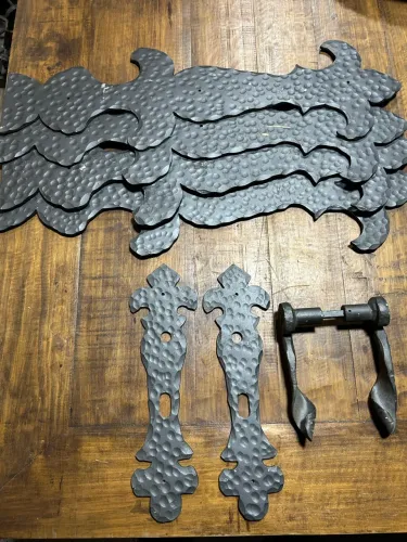 Kit Ferragem Artística Medieval p/ porta ou portão