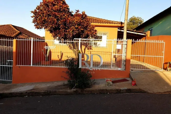 Casa com 3 dormitórios à venda, 141 m² por R$ 250.000 - Sol - Londrina/PR