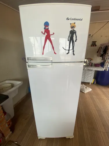 Geladeira 2 portas Continental RCCT360