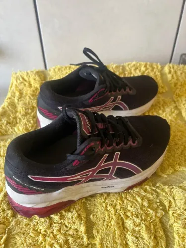 Tênis feminino ASICS