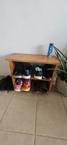 Sapateira pequena, até 4 pares
