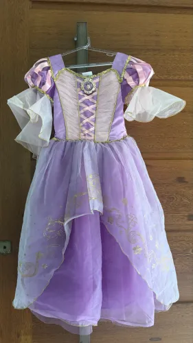 Vestido infantil princesa comprado Disney veste 6/8 biotipo pequeno
