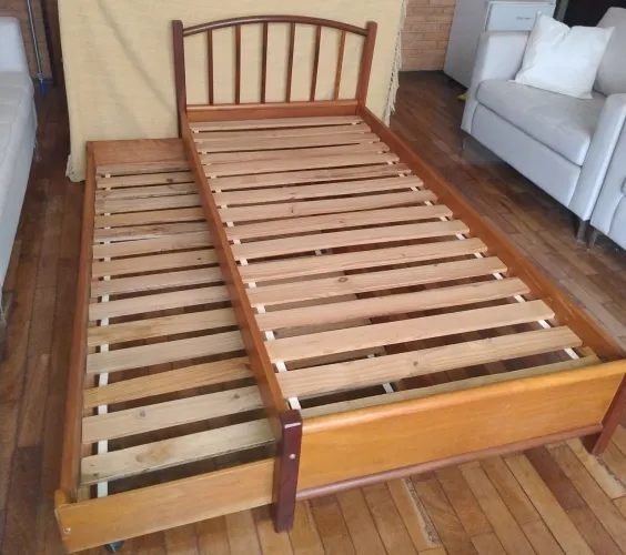 Cama Mogno Semi-Usada