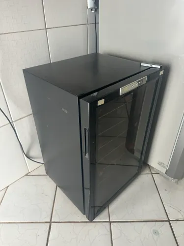 Adega termoelétrico de vinhos 24 garrafas