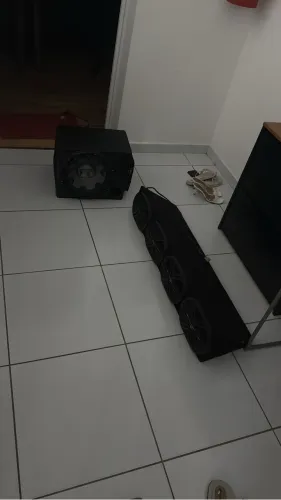 Som para autos. Um subwoofer bravox (grave) 10pol e 4 médios 6x9, dois módulos